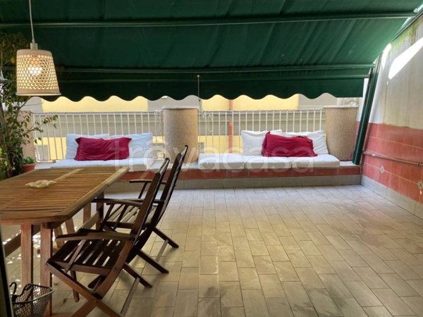 appartamento in affitto a Napoli in zona Chiaia