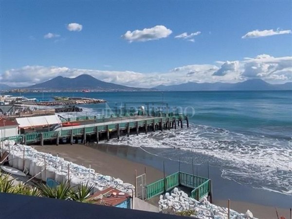 casa indipendente in affitto a Napoli in zona Posillipo