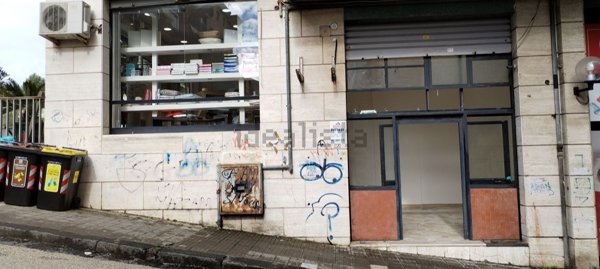 locale commerciale in affitto a Napoli in zona Capodimonte / Colli Aminei