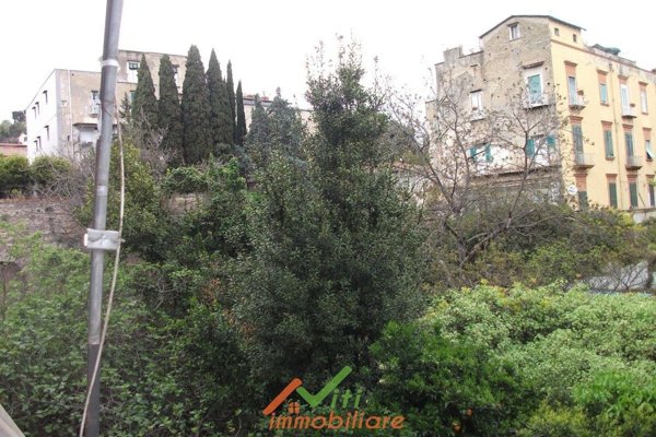 appartamento in affitto a Napoli in zona San Carlo all'Arena