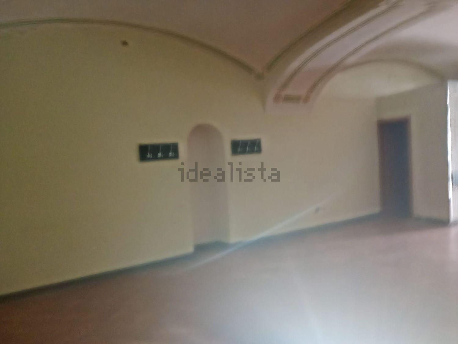 locale commerciale in affitto a Napoli in zona San Lorenzo