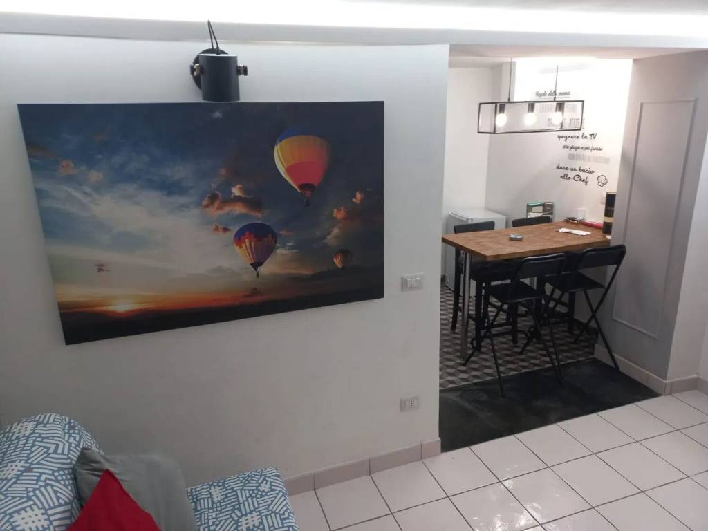 appartamento in affitto a Napoli in zona Chiaia