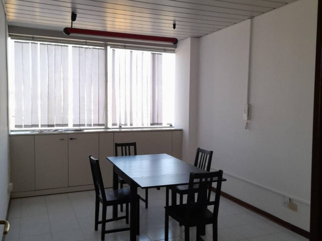 ufficio in affitto a Napoli in zona Poggioreale