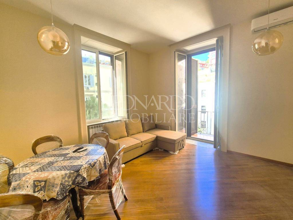 appartamento in affitto a Napoli in zona Chiaia