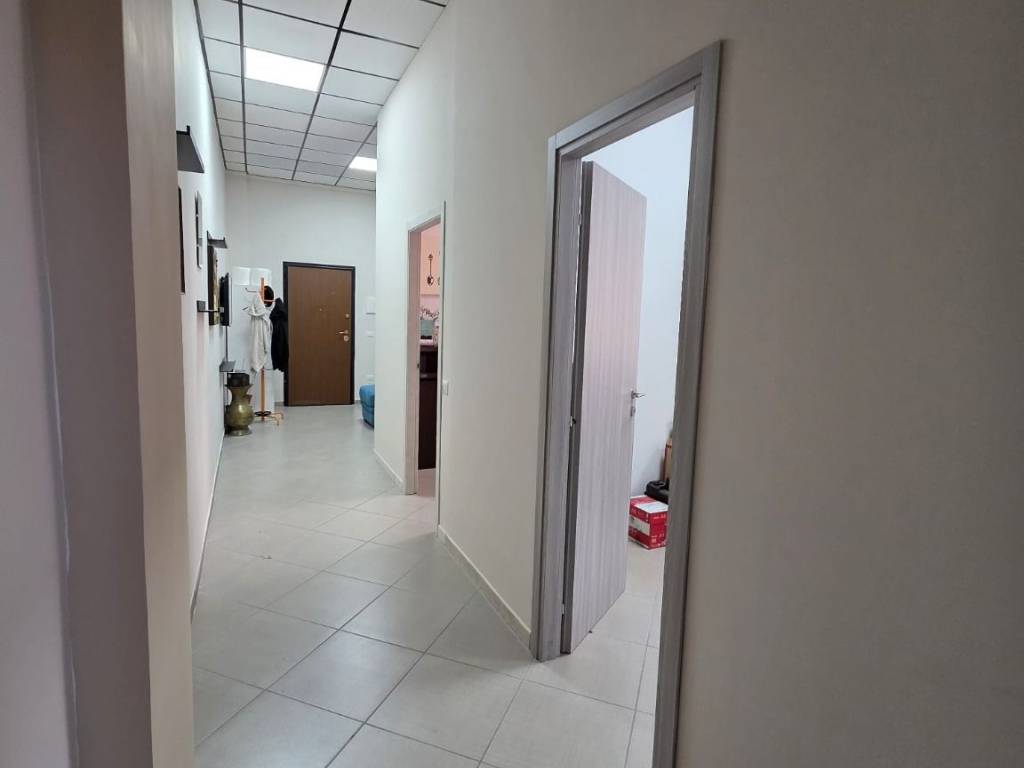 ufficio in affitto a Napoli in zona Barra