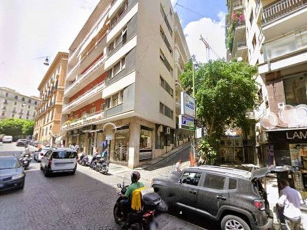 appartamento in affitto a Napoli in zona Chiaia
