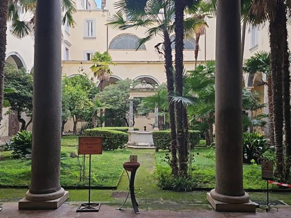 ufficio in affitto a Napoli in zona Chiaia