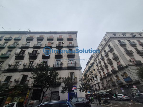 negozio in affitto a Napoli in zona Vicaria