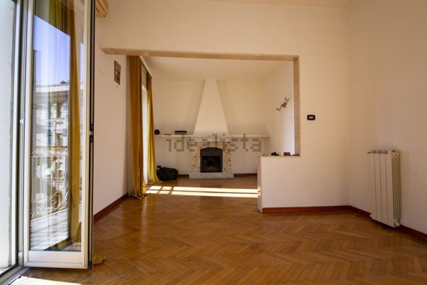 appartamento in affitto a Napoli in zona Chiaia