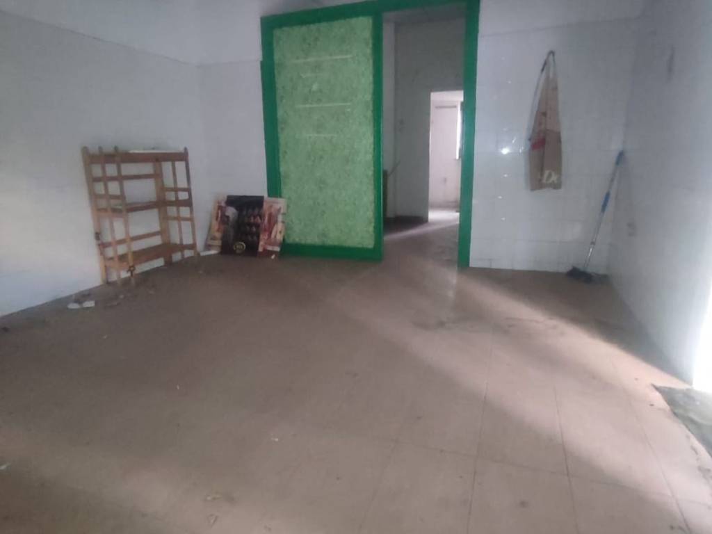 negozio in affitto a Napoli in zona Pianura