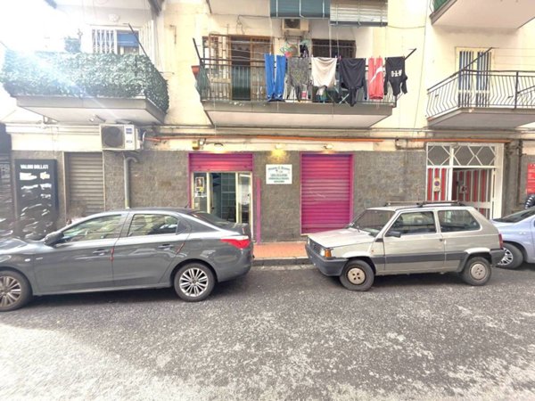 negozio in affitto a Napoli in zona Secondigliano