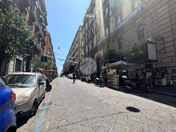locale di sgombero in affitto a Napoli in zona Pendino / San Giuseppe