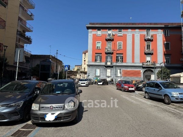 locale commerciale in affitto a Napoli in zona Vomero