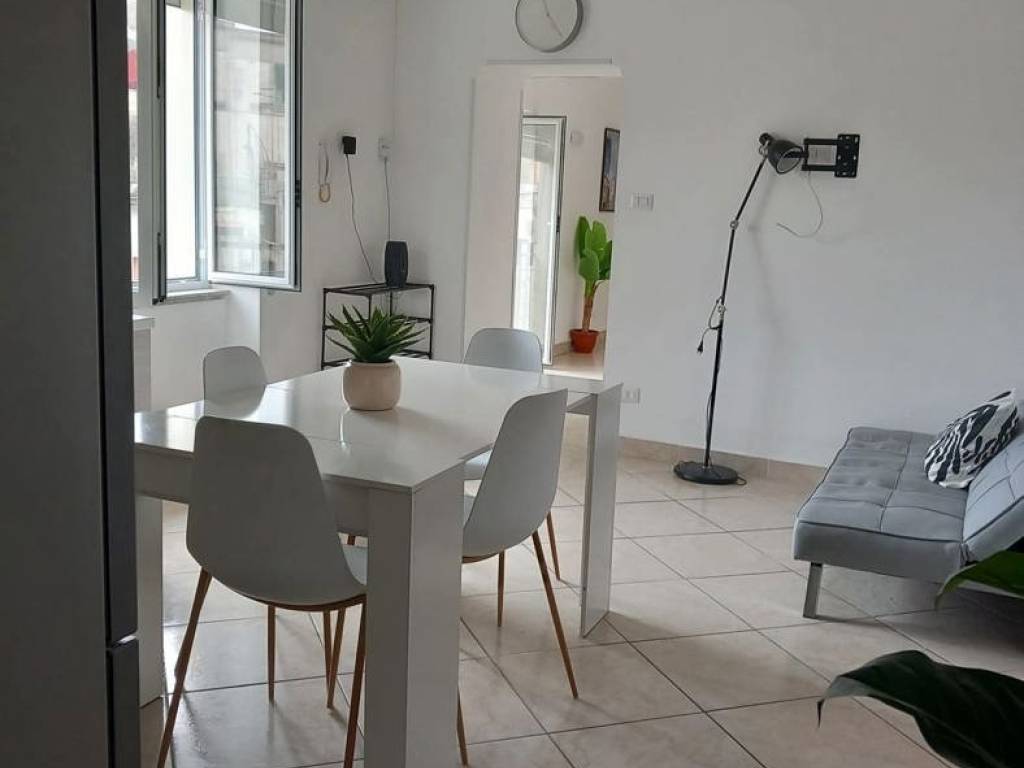 appartamento in affitto a Napoli in zona Stella