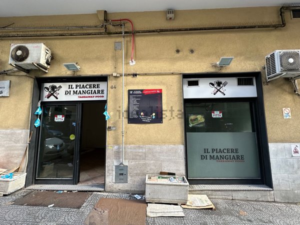 locale commerciale in affitto a Napoli in zona Vomero