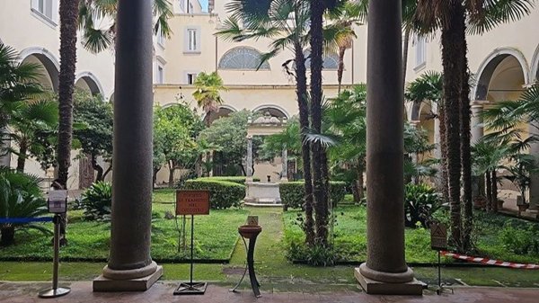 ufficio in affitto a Napoli in zona Chiaia