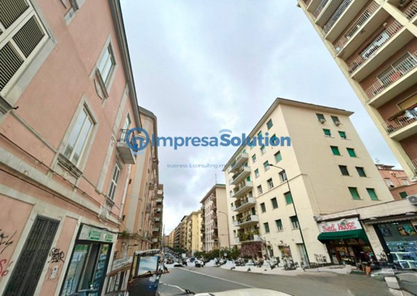 negozio in affitto a Napoli in zona Arenella