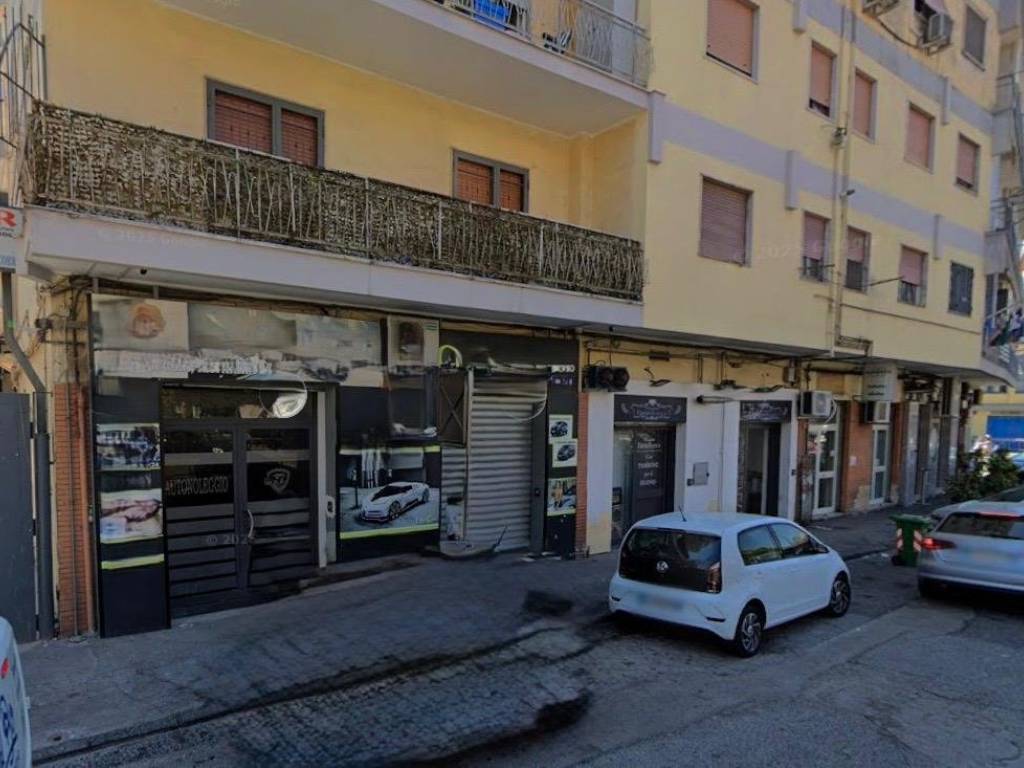 negozio in affitto a Napoli in zona San Giovanni a Teduccio
