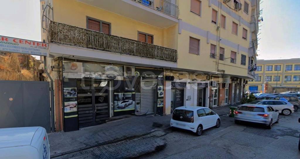 negozio in affitto a Napoli in zona San Giovanni a Teduccio