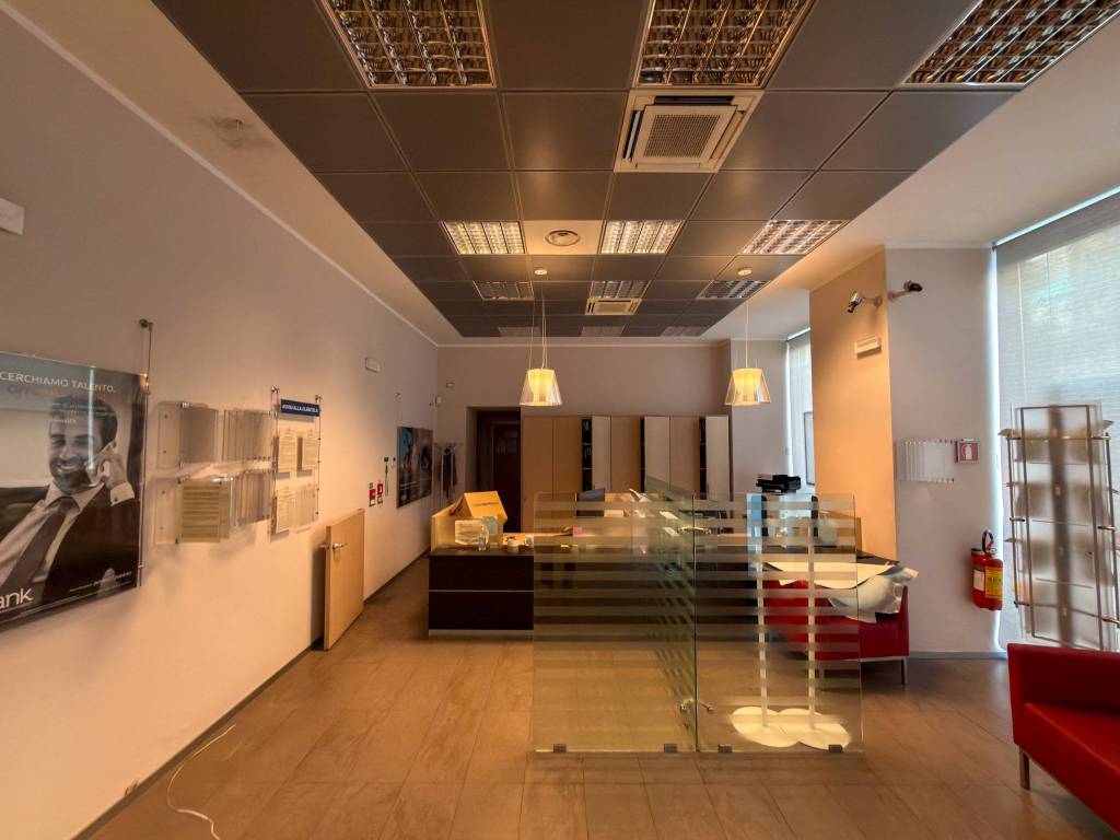 negozio in affitto a Napoli