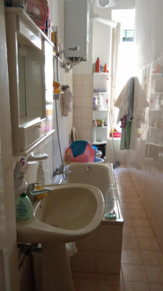 negozio in affitto a Napoli in zona Vomero