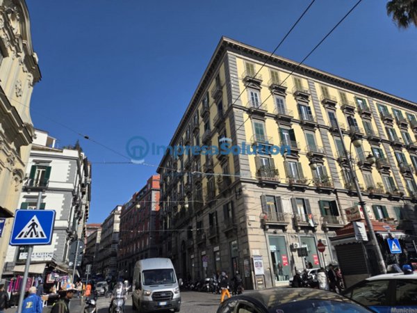 negozio in affitto a Napoli in zona Avvocata