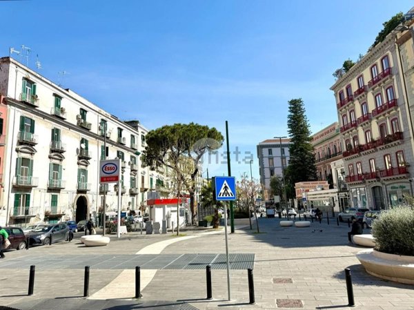 appartamento in affitto a Napoli in zona Chiaia
