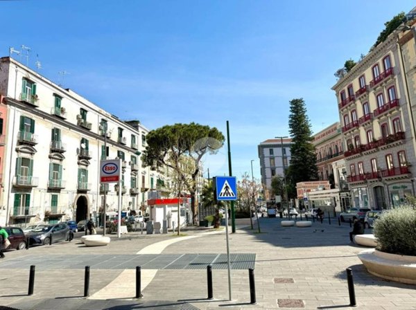 appartamento in affitto a Napoli in zona Chiaia