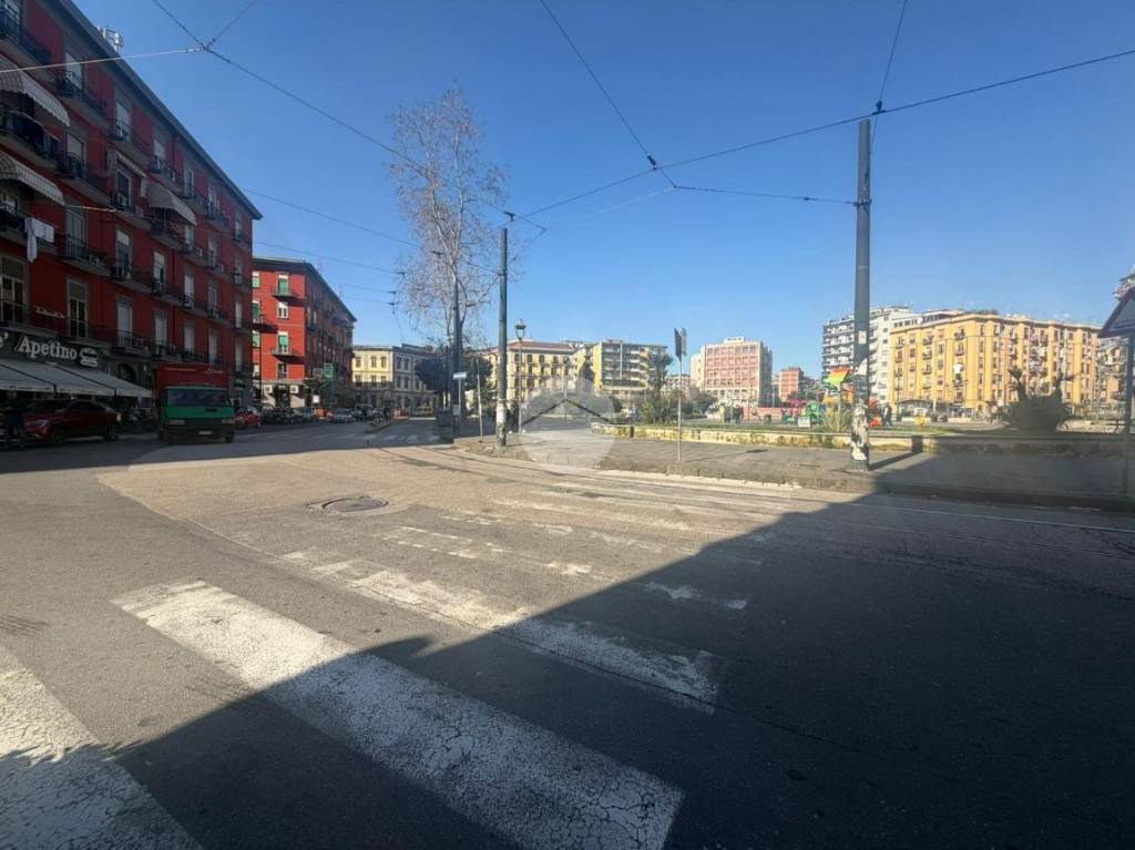 negozio in affitto a Napoli
