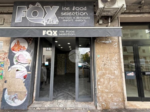 negozio in affitto a Napoli in zona Fuorigrotta