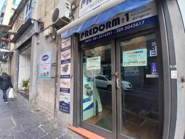 negozio in affitto a Napoli in zona Avvocata