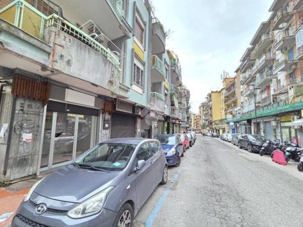negozio in affitto a Napoli in zona Soccavo