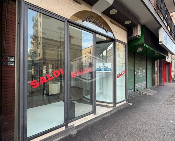 negozio in affitto a Napoli in zona Fuorigrotta