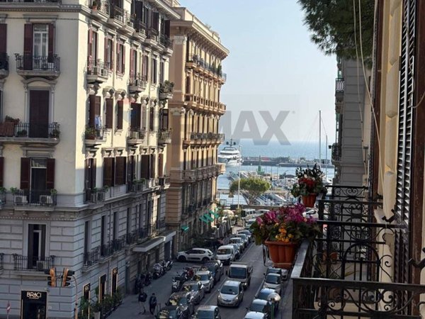 appartamento in affitto a Napoli in zona Chiaia