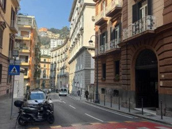appartamento in affitto a Napoli in zona Chiaia