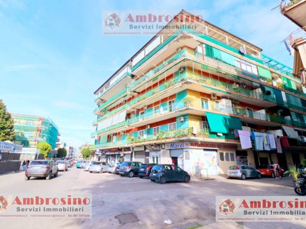 negozio in affitto a Napoli in zona Secondigliano