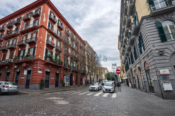 locale commerciale in affitto a Napoli in zona Vomero