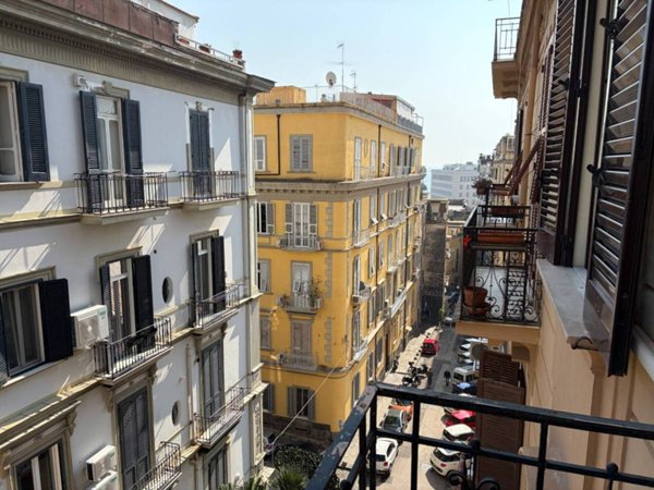 appartamento in affitto a Napoli in zona Chiaia