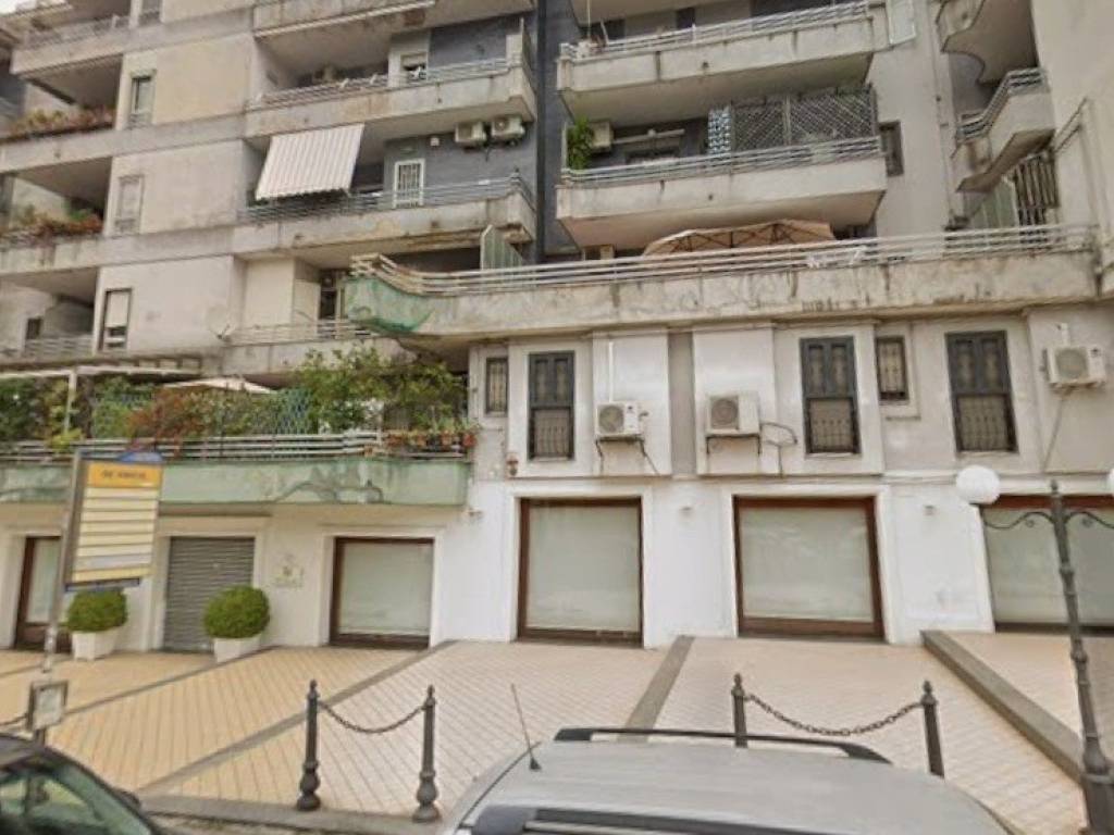 negozio in affitto a Napoli in zona Camaldoli