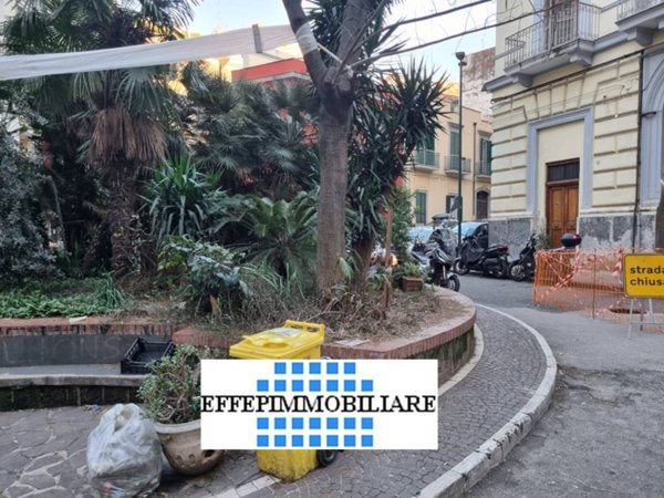 negozio in affitto a Napoli in zona Vomero