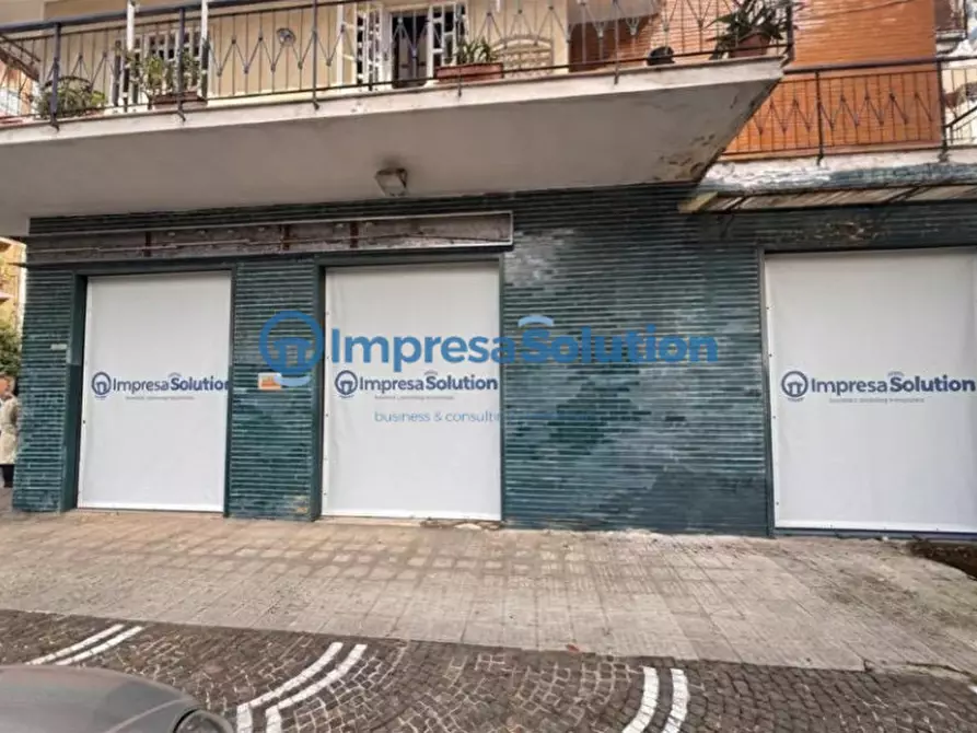negozio in affitto a Napoli in zona Arenella