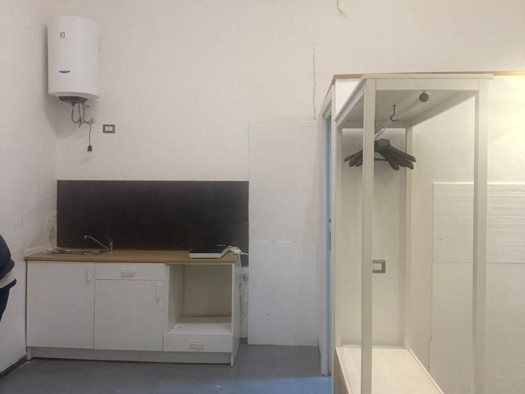 locale commerciale in affitto a Napoli in zona Chiaia