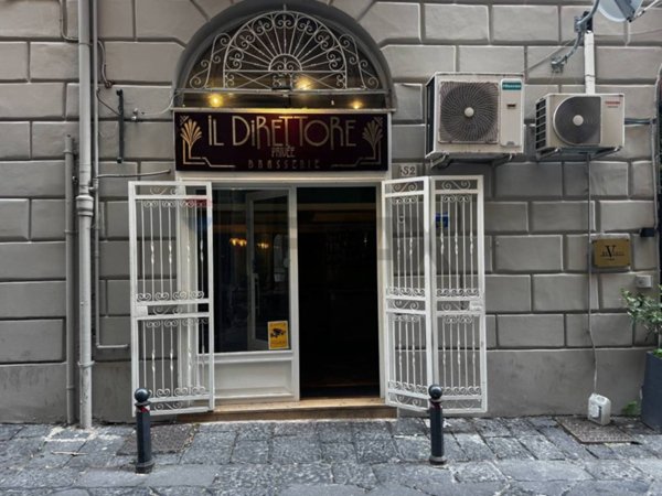 locale commerciale in affitto a Napoli in zona Chiaia