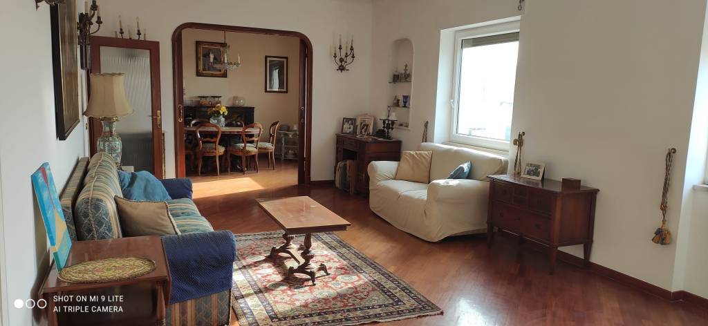 appartamento in affitto a Napoli in zona Chiaia