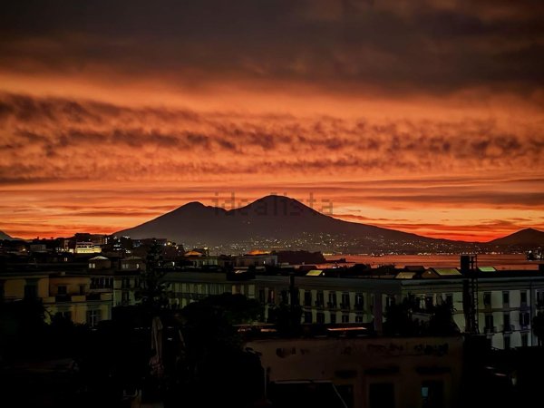 appartamento in affitto a Napoli in zona Chiaia