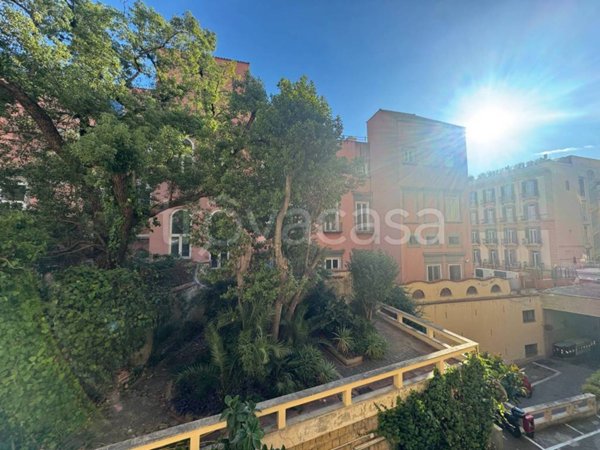 appartamento in affitto a Napoli in zona Chiaia