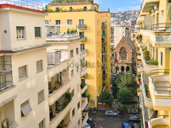 ufficio in affitto a Napoli in zona Chiaia