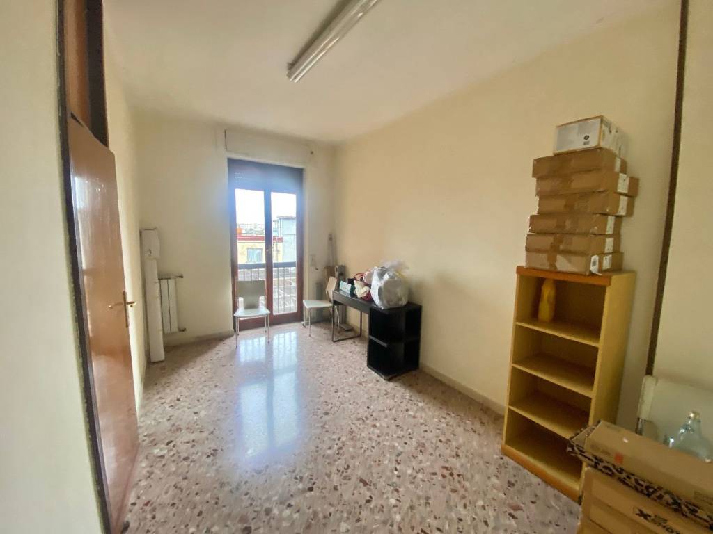 ufficio in affitto a Napoli in zona Zona Industriale-Ferrovia