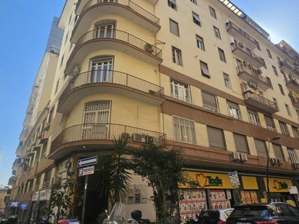 ufficio in affitto a Napoli in zona Porto