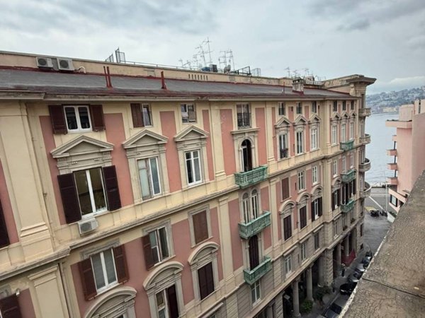 appartamento in affitto a Napoli in zona Chiaia